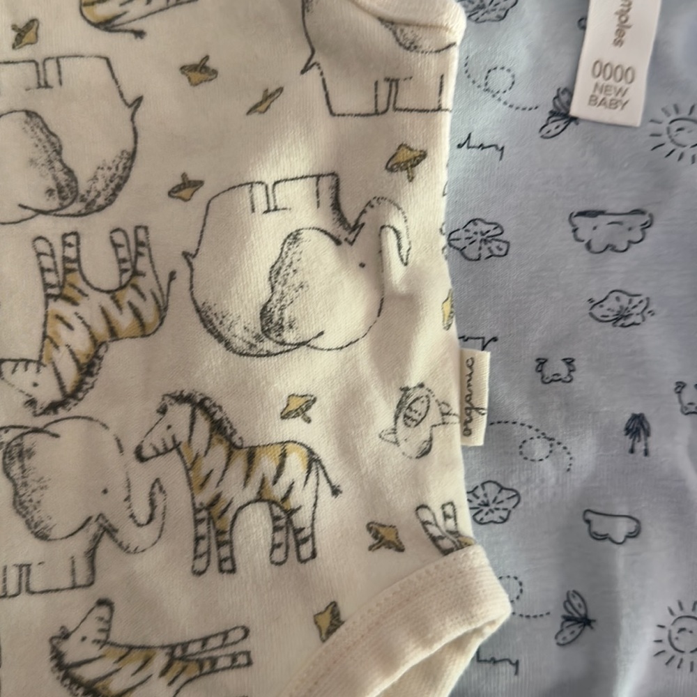 Newborn Baby / New Mama Unisex Starter Bundle 21 Piece Sz 000 & 0000 Preloved - Picture 4 of 11